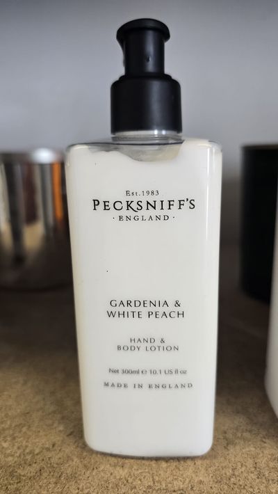 Pecksniff'S Gardenia & White Peach Hand & Body Lotion
